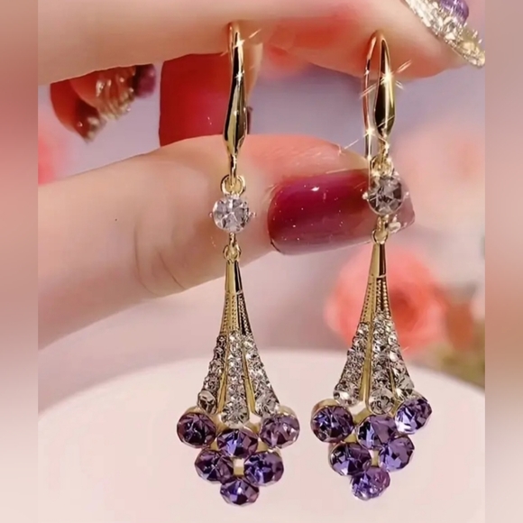 Unbranded Jewelry - Elegant Grape Cluster Earrings